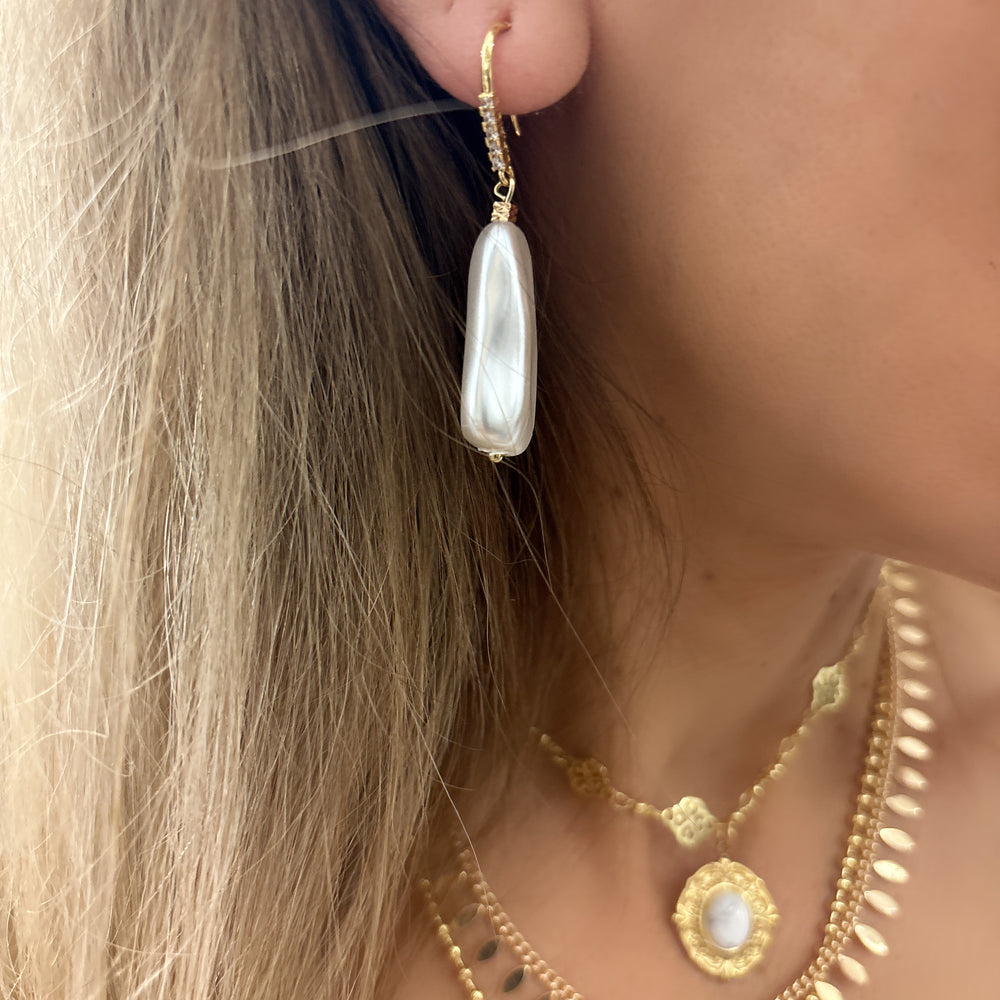 PEARL DROPS EARRINGS