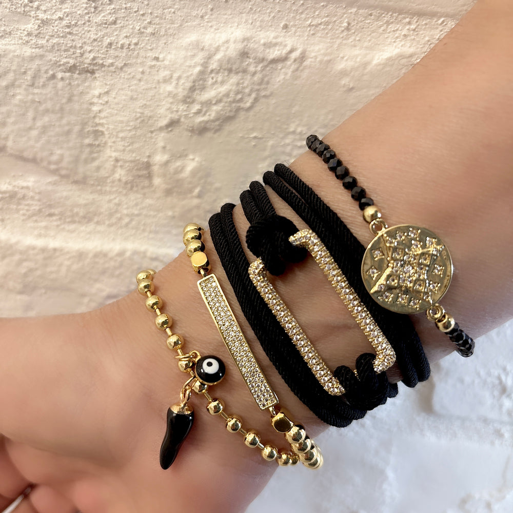 BRACELETS NOIRS