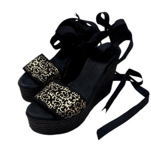 ASSORTIMENT DE SANDALES ET DE CHAUSSURES DE TAILLE 40 (9,5-10)