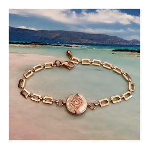 PILE DE BRACELETS COEURS ET PERLES